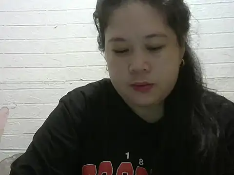 hotsexylyn online show from September 11, 2025, 8:47 am