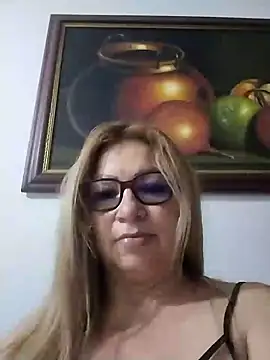 Snapshot of gisela27 chatting on February 10, 2025, 2:30 am gisela27 online show from February 10, 2025, 2:30 am