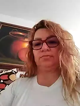 Snapshot of gisela27 chatting on February 23, 2025, 4:02 pm gisela27 online show from February 23, 2025, 4:02 pm