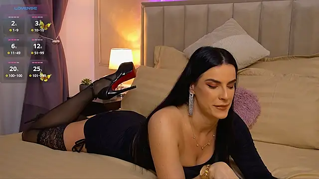 Snapshot of SereneRhodes chatting on December 18, 2024, 6:43 am SereneRhodes online show from December 18, 2024, 6:43 am