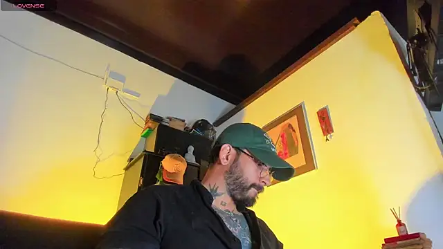 CamiloGray  online show from November 17, 2025, 2:34 pm