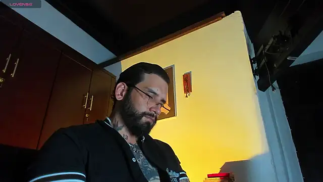 Snapshot of CamiloGray_ chatting on February 2, 2026, 1:54 pm CamiloGray online show from February 2, 2026, 1:54 pm