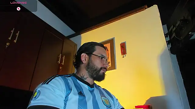 Snapshot of CamiloGray_ chatting on February 23, 2026, 2:47 pm CamiloGray online show from February 23, 2026, 2:47 pm