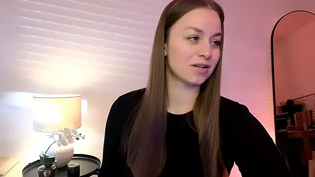 MilaFleur online show from January 8, 2025, 8:27 am