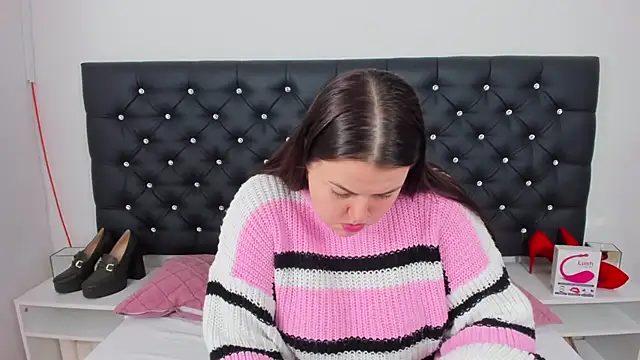 Snapshot of EvaLick chatting on January 9, 2025, 9:37 am EvaLick online show from January 9, 2025, 9:37 am