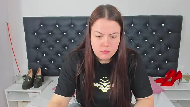 Snapshot of EvaLick chatting on January 31, 2025, 6:24 am EvaLick online show from January 31, 2025, 6:24 am