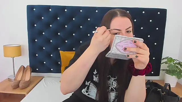 Snapshot of EvaLick chatting on February 12, 2025, 6:19 am EvaLick online show from February 12, 2025, 6:19 am