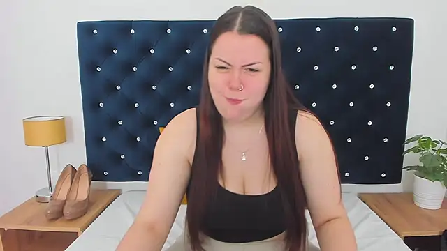 Snapshot of EvaLick chatting on February 25, 2025, 6:03 am EvaLick online show from February 25, 2025, 6:03 am