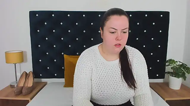 Snapshot of EvaLick chatting on March 18, 2025, 5:52 am EvaLick online show from March 18, 2025, 5:52 am