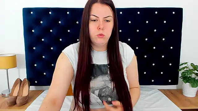 Snapshot of EvaLick chatting on September 16, 2025, 4:57 am EvaLick online show from September 16, 2025, 4:57 am