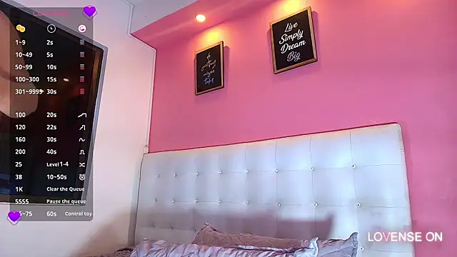 hornyhousekeeper  online show from March 5, 2025, 12:55 pm