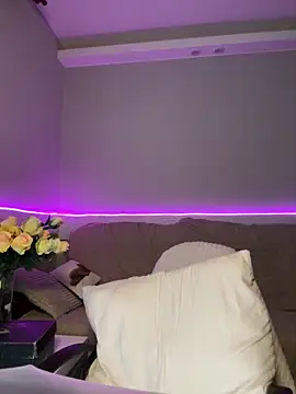 Emma meii online show from October 18, 2025, 1:45 pm