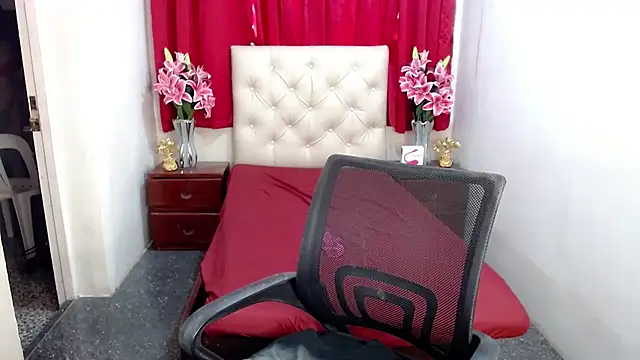 Snapshot of xSexynineDollx chatting on January 21, 2025, 6:43 am xSexynineDollx online show from January 21, 2025, 6:43 am