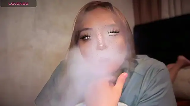  MissKhimberlyXxx  online show from April 15, 2026, 8:20 pm