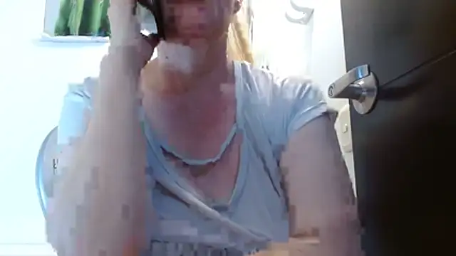 keiila  online show from January 10, 2026, 4:42 pm