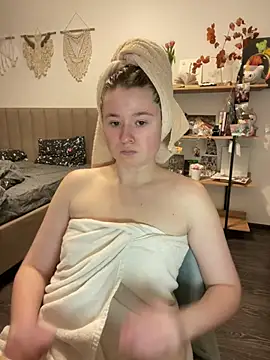 sweetest pie online show from March 9, 2025, 4:44 pm