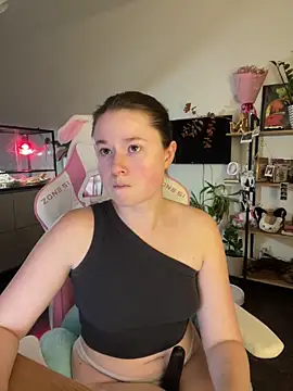 sweetest pie online show from November 21, 2025, 3:54 pm