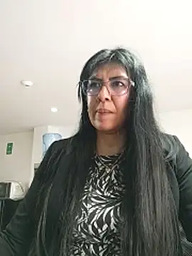 aisha latina online show from October 29, 2025, 3:47 pm