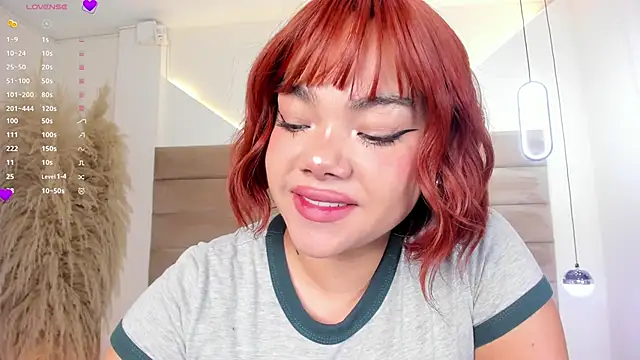 ValerieDiaz  online show from October 29, 2025, 12:18 pm