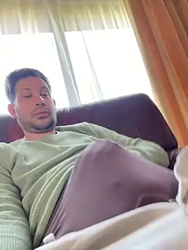 Taxidriver1988 online show from April 29, 2026, 2:32 pm