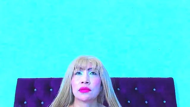 Snapshot of almabeckelt chatting on April 23, 2026, 10:12 pm almabeckelt online show from April 23, 2026, 10:12 pm
