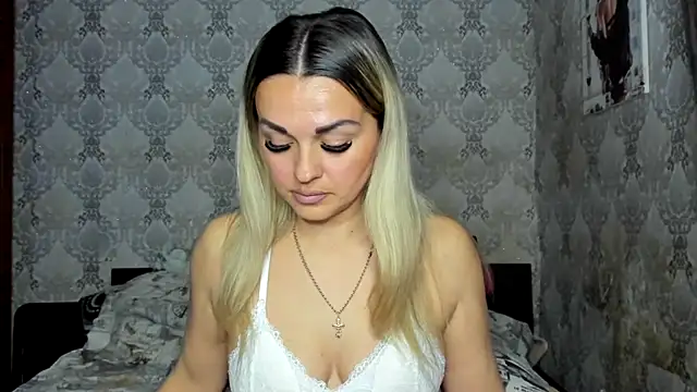 NicoletMoore online show from March 19, 2026, 8:35 pm