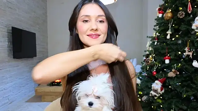 diamond desiree online show from December 20, 2024, 10:43 pm