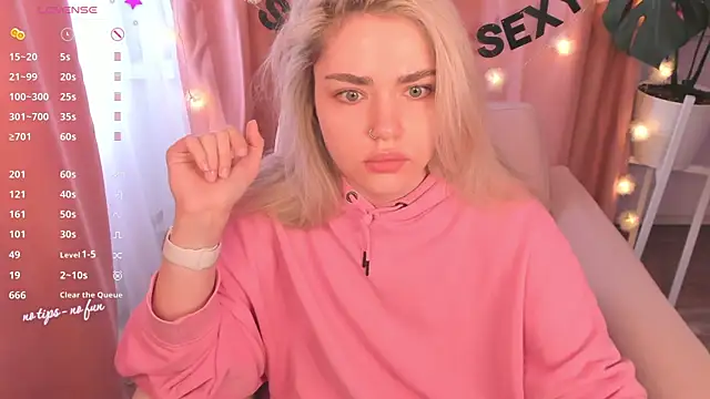 pussy-kattt online show from March 21, 2025, 11:33 am