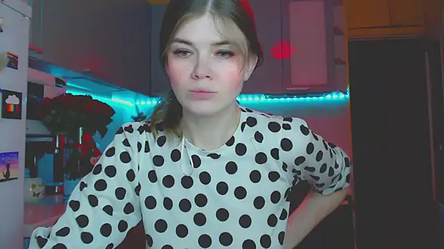 Snapshot of Klementa chatting on February 17, 2025, 7:21 pm Klementa online show from February 17, 2025, 7:21 pm