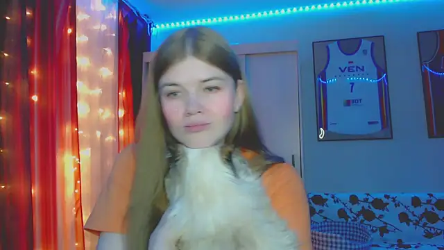 Snapshot of Klementa chatting on October 2, 2025, 6:59 pm Klementa online show from October 2, 2025, 6:59 pm