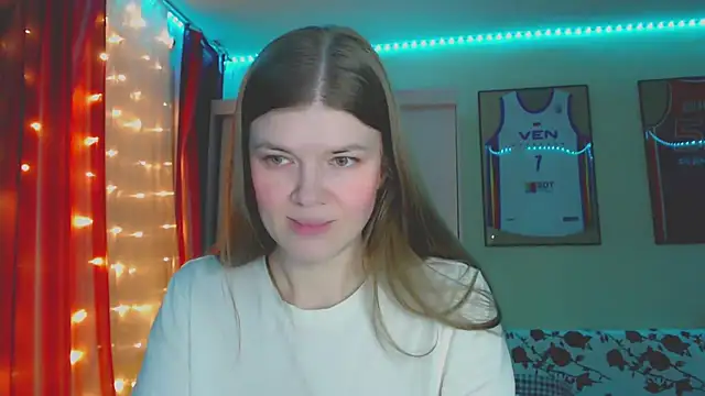 Snapshot of Klementa chatting on November 3, 2025, 6:53 pm Klementa online show from November 3, 2025, 6:53 pm