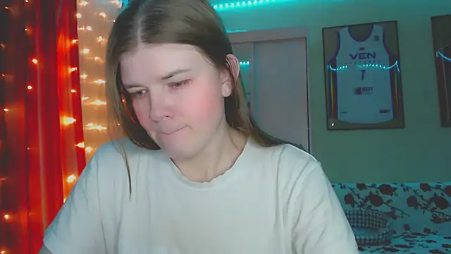 Snapshot of Klementa chatting on November 6, 2025, 6:31 pm Klementa online show from November 6, 2025, 6:31 pm