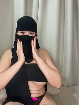Snapshot of arabiaAna chatting on July 18, 2026, 7:01 am arabiaAna online show from July 18, 2026, 7:01 am