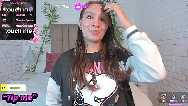 miataylorr1 online show from January 13, 2025, 12:35 pm