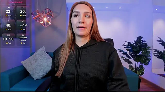 miataylorr1 online show from February 10, 2026, 12:20 pm