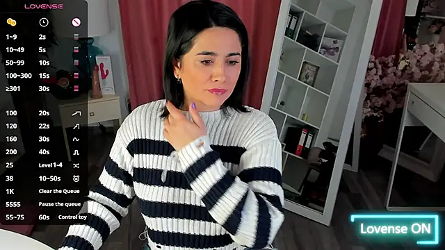 EmaBrownie online show from October 2, 2025, 9:44 pm