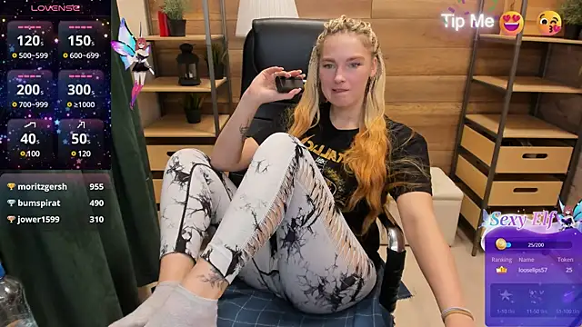 Snapshot of _fiona_Love chatting on December 10, 2024, 12:50 am fiona Love online show from December 10, 2024, 12:50 am