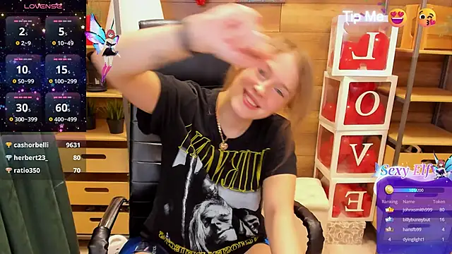 Snapshot of _fiona_Love chatting on March 13, 2025, 8:54 pm fiona Love online show from March 13, 2025, 8:54 pm