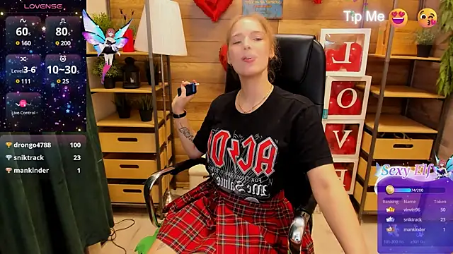 Snapshot of _fiona_Love chatting on March 15, 2025, 1:41 am fiona Love online show from March 15, 2025, 1:41 am