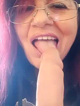 Snapshot of CALDA-AKIRA chatting on October 3, 2025, 12:24 pm CALDA-AKIRA online show from October 3, 2025, 12:24 pm