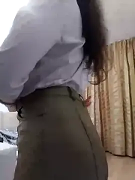 baby sweet girl  online show from March 30, 2026, 10:00 pm