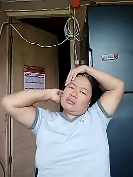 lickmepussy21 online show from February 2, 2026, 5:17 am