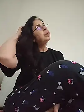 Susannemilf online show from November 20, 2025, 4:07 pm