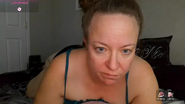 julimonroe online show from December 18, 2025, 10:43 am