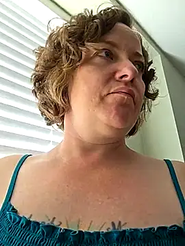 julimonroe online show from May 11, 2026, 4:04 pm