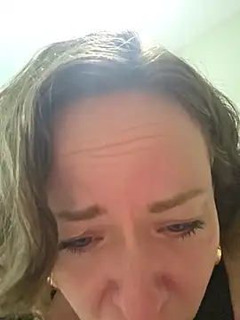 julimonroe online show from May 22, 2026, 2:51 am