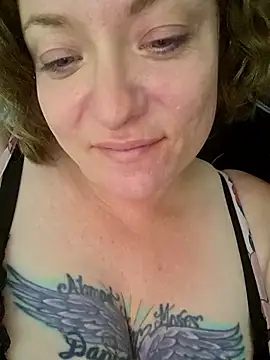 julimonroe online show from May 24, 2026, 5:12 am