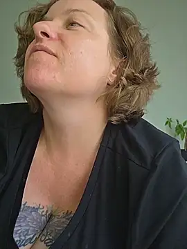 julimonroe online show from May 31, 2026, 6:42 pm