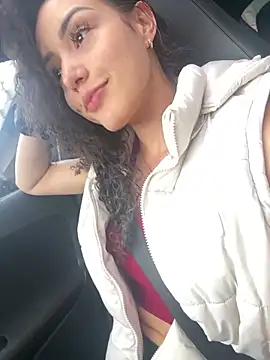 Lia Tinez online show from October 9, 2025, 8:40 pm