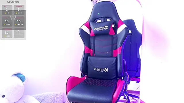 Snapshot of Lia_Tinez chatting on February 6, 2026, 9:40 pm Lia Tinez online show from February 6, 2026, 9:40 pm